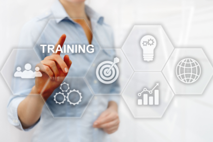 Programas internos de desenvolvimento revelam como a formação de lideranças de alto impacto transforma soft e hard skills em resultados.