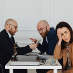 Hebron Costa Cruz de Oliveira mostra como a formação humanista amplia a visão jurídica, fortalece a cidadania e torna decisões mais éticas e equilibradas.