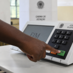 Política, voto e negritude no Brasil: o impacto da necropolítica no processo democrático