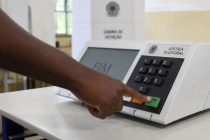 Política, voto e negritude no Brasil: o impacto da necropolítica no processo democrático