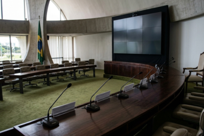 Eleições 2026: número de mulheres candidatas ao Senado cresce, mas participação feminina ainda é minoria