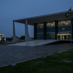 STF afasta diretor da Polícia Federal: o que a decisão de André Mendonça revela sobre a crise entre as instituições