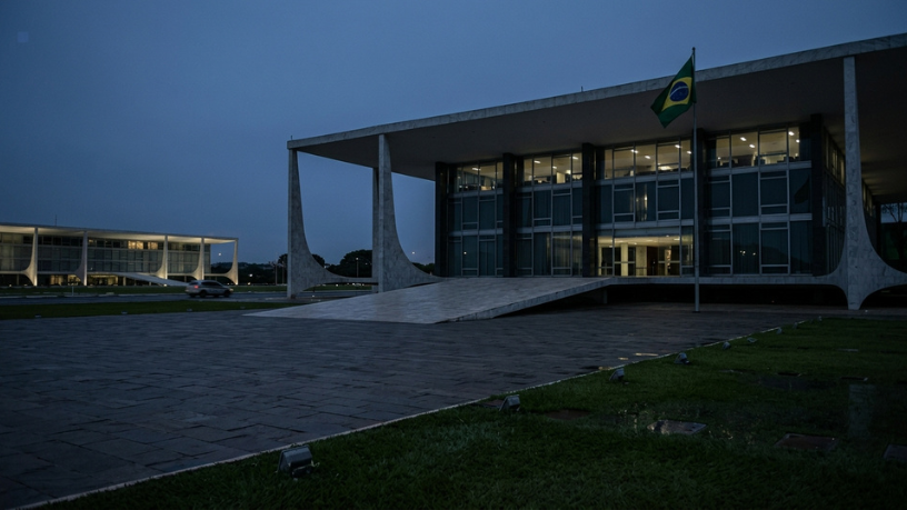 STF afasta diretor da Polícia Federal: o que a decisão de André Mendonça revela sobre a crise entre as instituições